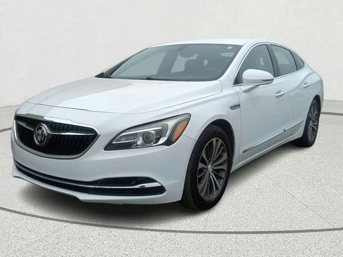 Used 2018 Buick LaCrosse Essence FWD image 3