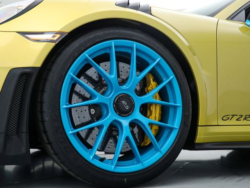 Used 2018 Porsche 911 GT2 RS image 15