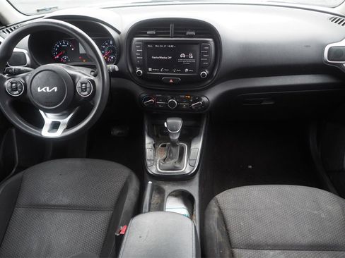 Used 2022 Kia Soul LX image 22