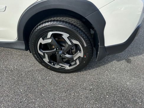 Used 2022 Subaru Crosstrek 2.5i Limited w/ Moonroof Package 2 image 5