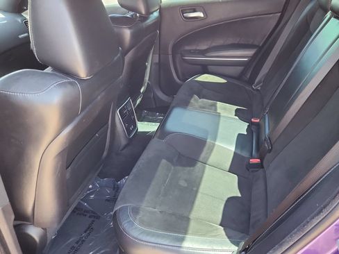 Used 2016 Dodge Charger R/T RWD image 10