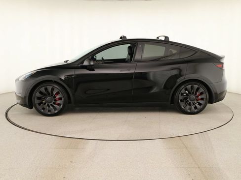 Used 2023 Tesla Model Y Performance AWD/4WD image 2