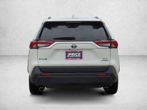 Certified 2022 Toyota RAV4 XLE Premium AWD/4WD image 7
