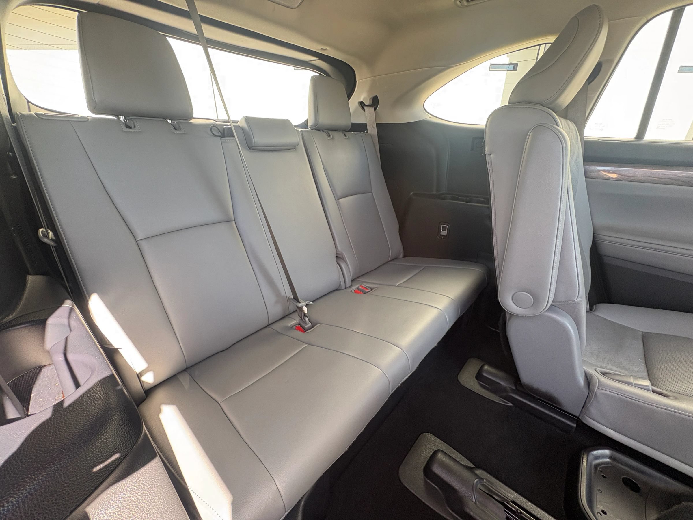 Used 2021 Toyota Highlander Platinum FWD image 21