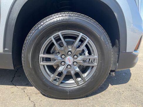 Used 2025 GMC Acadia Elevation image 16