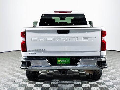 Used 2023 Chevrolet Silverado 2500 W/T w/ WT Convenience Package image 8