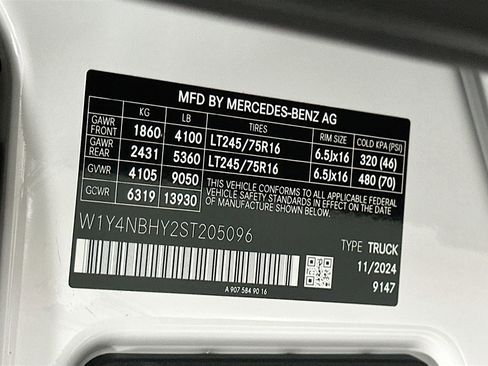 Used 2025 Mercedes-Benz Sprinter 2500 image 27