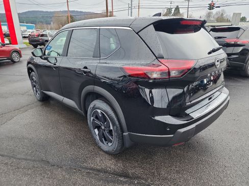 New 2026 Nissan Rogue SV image 6