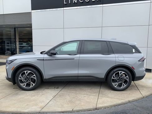 New 2026 Lincoln Nautilus Premier w/ Equipment Group 102A AWD/4WD image 9