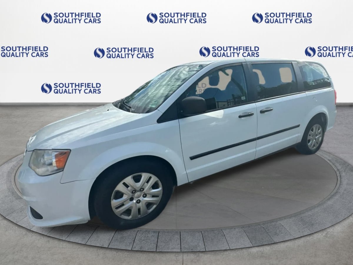 Used 2016 Dodge Grand Caravan American Value Package w/ UConnect Hands-Free Group FWD image 2