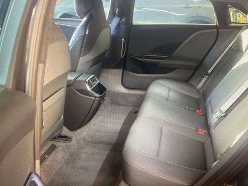 Used 2024 Lucid Air Pure image 12