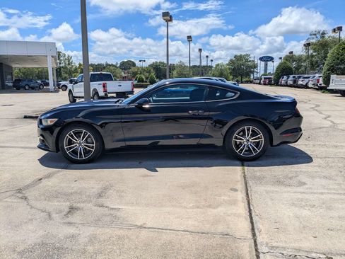 Used 2017 Ford Mustang Coupe RWD image 7