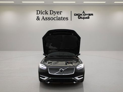 Used 2023 Volvo XC90 B6 Ultimate w/ Lounge Package image 32