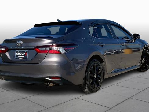 Used 2022 Toyota Camry LE image 12