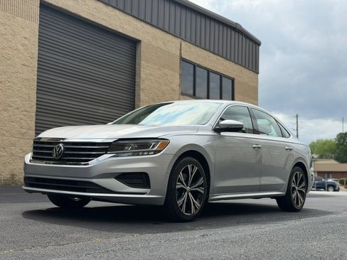 Used 2020 Volkswagen Passat 2.0T SEL FWD image 42
