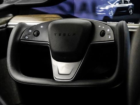 Used 2022 Tesla Model X image 16