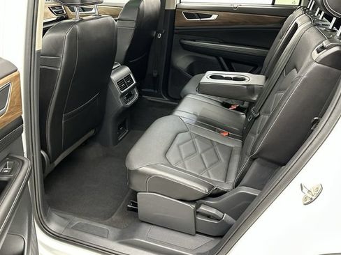 Used 2024 Volkswagen Atlas SE AWD/4WD image 22