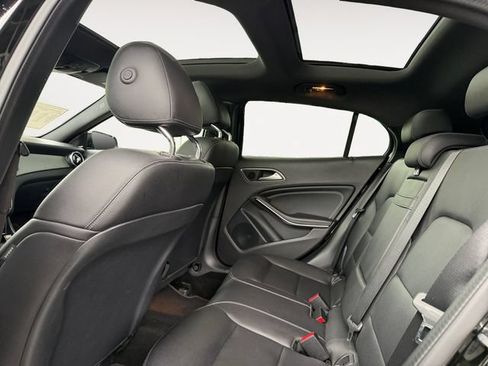 Used 2020 Mercedes-Benz GLA 250 4MATIC image 13