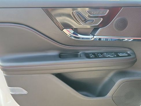 Certified 2024 Lincoln Corsair Reserve w/ Equipment Group 201A AWD/4WD image 8
