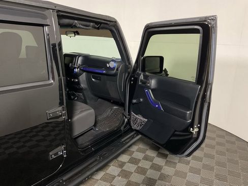 Used 2016 Jeep Wrangler Unlimited Sport image 31