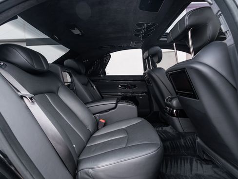 Used 2009 Maybach 57 S image 38