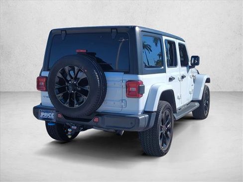 Used 2020 Jeep Wrangler Unlimited Sahara image 5