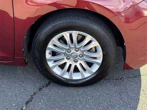 Used 2012 Toyota Sienna image 7