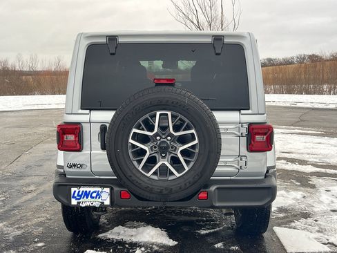 Used 2024 Jeep Wrangler Sahara w/ Technology Group image 3