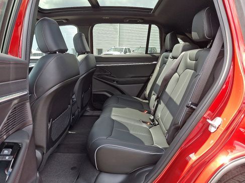 New 2025 Jeep Wagoneer Limited image 6