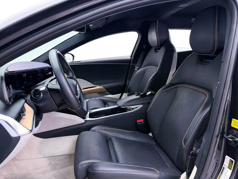 Used 2024 Lucid Air Touring AWD/4WD image 18