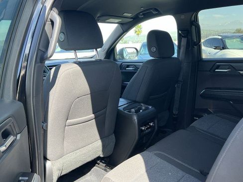 Used 2025 GMC Acadia Elevation image 21