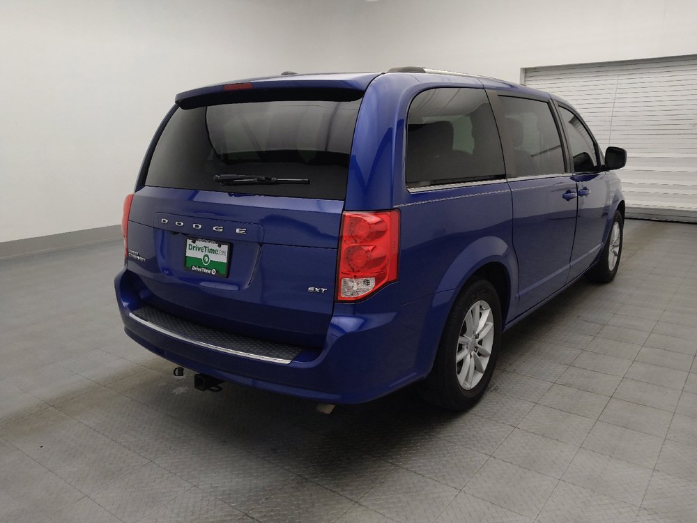 Used 2020 Dodge Grand Caravan SXT w/ Driver Convenience Group FWD image 9