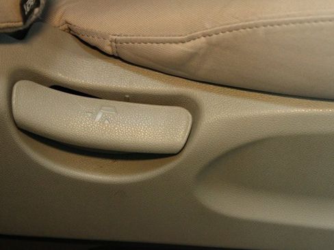 Used 2018 Kia Sedona L image 12