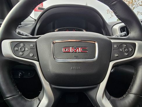 Used 2024 GMC Terrain SLT AWD/4WD image 19