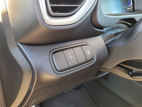 New 2025 Hyundai Venue SEL image 15