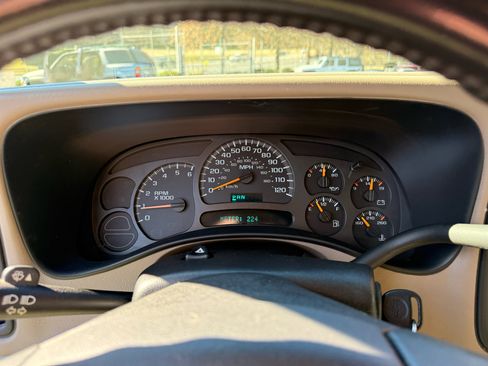 Used 2003 Chevrolet Tahoe LT image 12