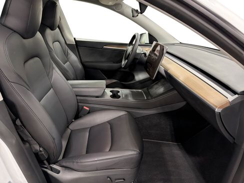 Certified 2023 Tesla Model Y Long Range AWD/4WD image 13