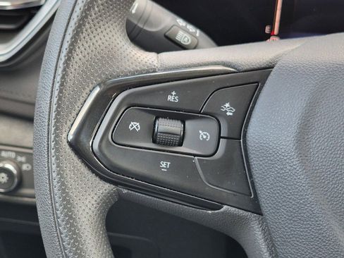 Used 2025 Chevrolet TrailBlazer LT AWD/4WD image 16