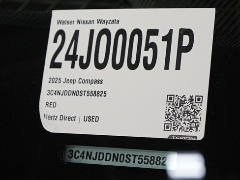 Used 2025 Jeep Compass Trailhawk AWD/4WD image 27