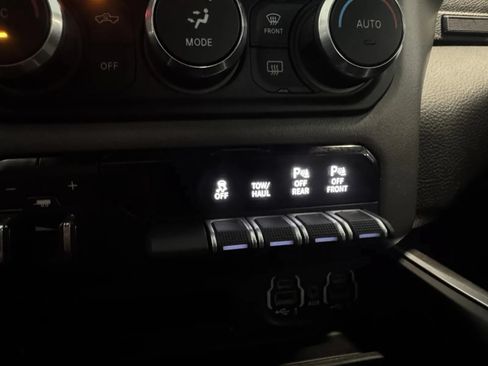Used 2022 RAM 1500 Big Horn AWD/4WD image 34