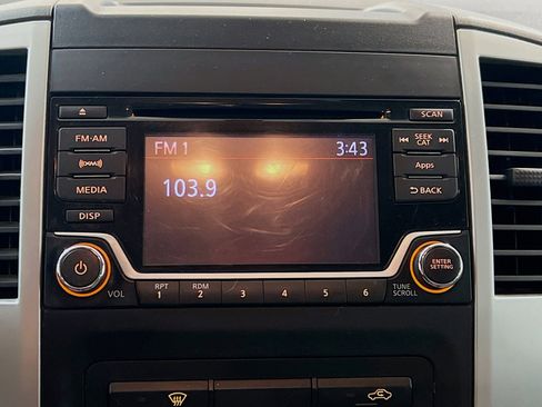 Used 2016 Nissan Frontier SV AWD/4WD image 9