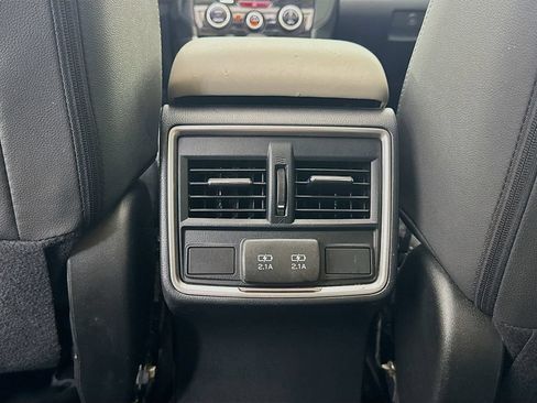 Used 2021 Subaru Forester Premium AWD/4WD image 31