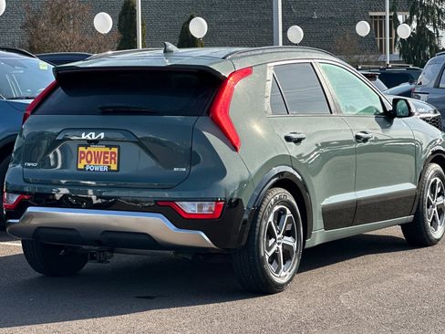 Used 2024 Kia Niro SX image 4