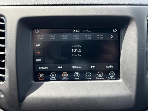 Used 2018 Jeep Compass Latitude w/ Popular Equipment Group AWD/4WD image 9