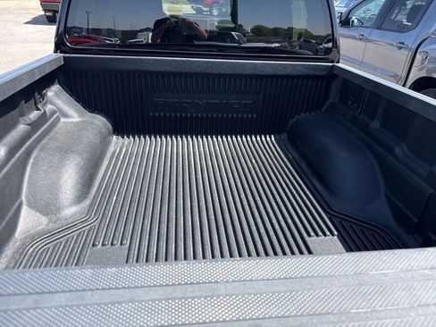 Used 2024 Nissan Frontier SV RWD image 15