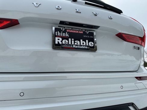 Used 2025 Volvo XC60 B5 Plus image 36