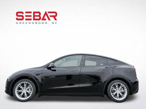 Used 2024 Tesla Model Y Long Range image 10