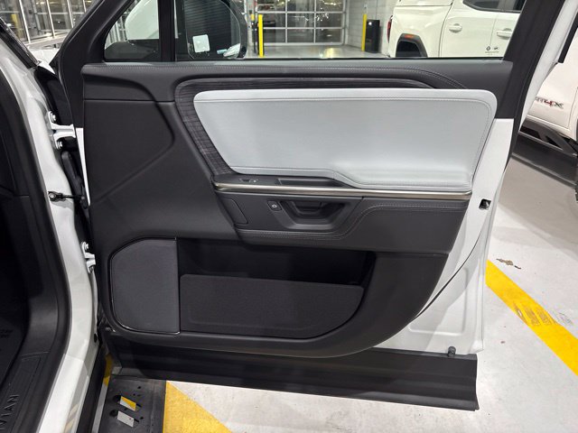 Used 2025 Rivian R1S Adventure Dual AWD/4WD image 21