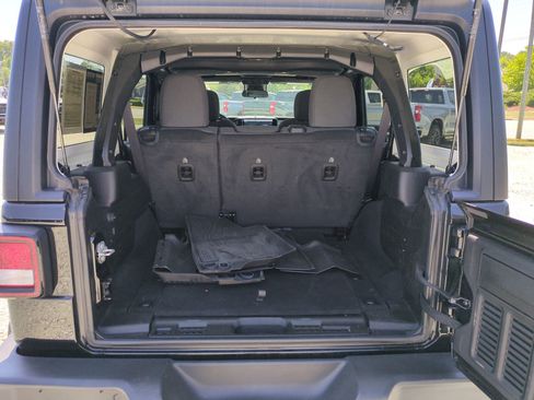 Used 2024 Jeep Wrangler Unlimited Sport AWD/4WD image 30