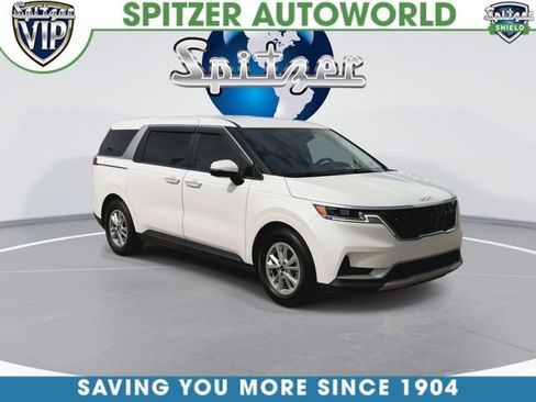Used 2023 Kia Carnival LX FWD image 3